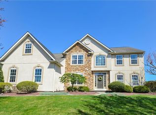 3001 Greentrail Dr N, Whitehall Township, PA 18078