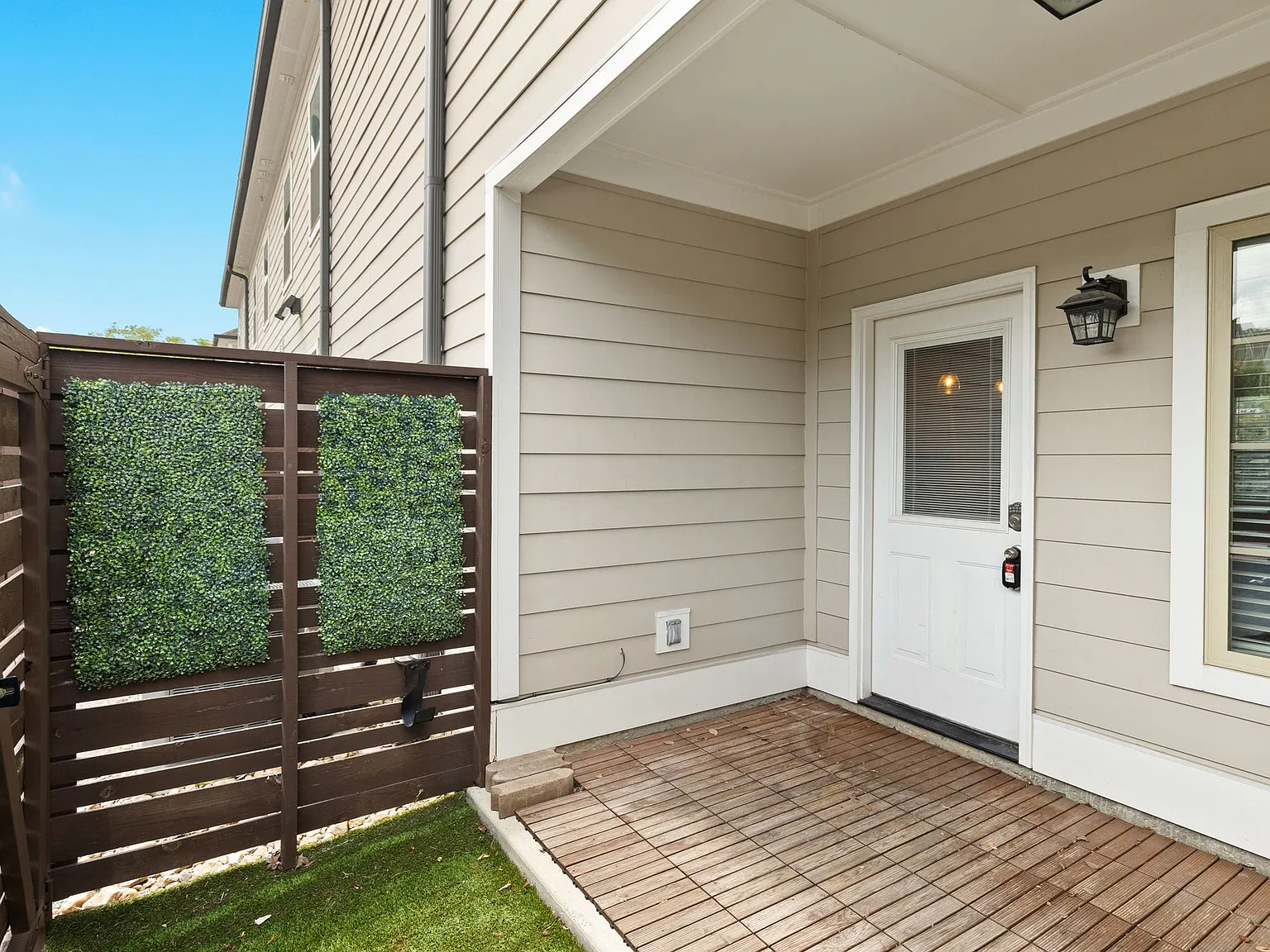 2 bed, 2.5 bath, 1506 sqft, $2,400 — Photo 4