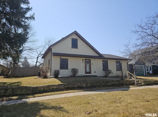 213 E Durant St, Walcott, IA 52773