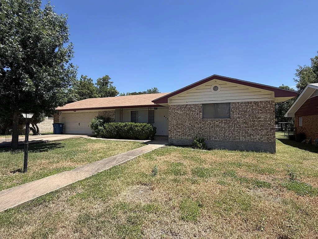 3 bed, 2.0 bath, 1584 sqft, $1,900 — Photo 1