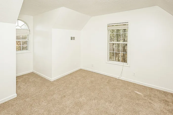 515 Candlewick Ct — Photo 12