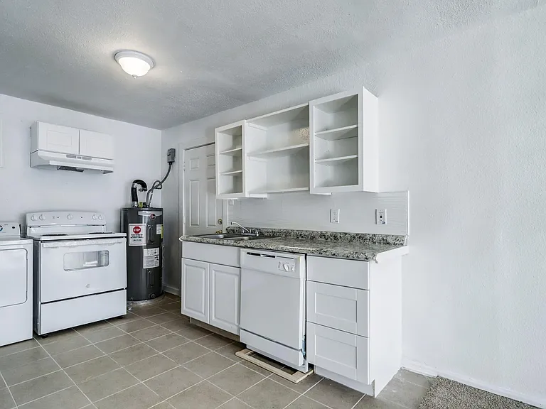 3823 Lydia St #4 — Photo 9
