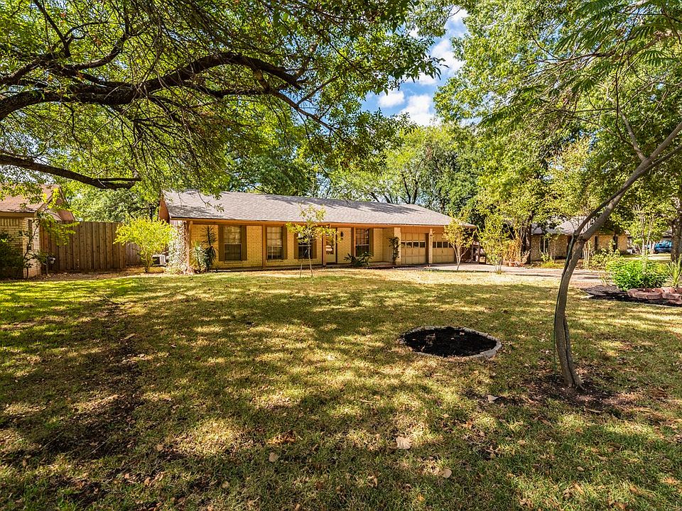 1st image of 521 Karolyn Dr