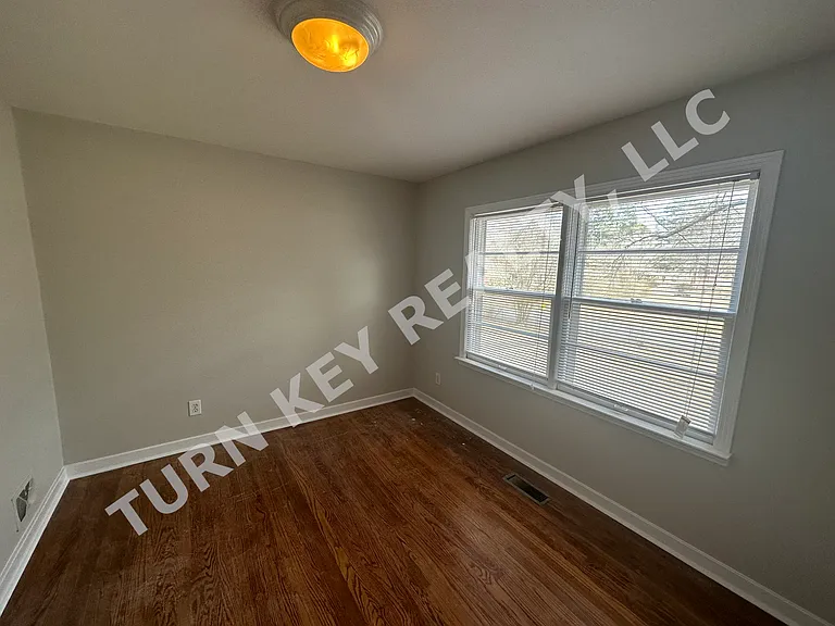1218 Colonial Ave — Photo 10