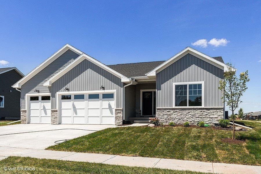 206 Ridgeway Dr, Tiffin, IA 52340 Zillow