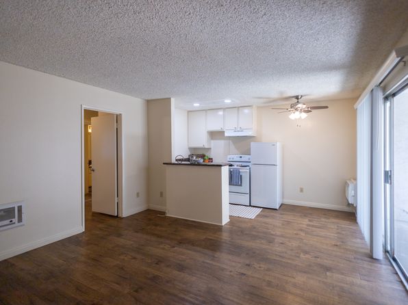 Barcelona Apartments | 11555 216th St, Lakewood, CA