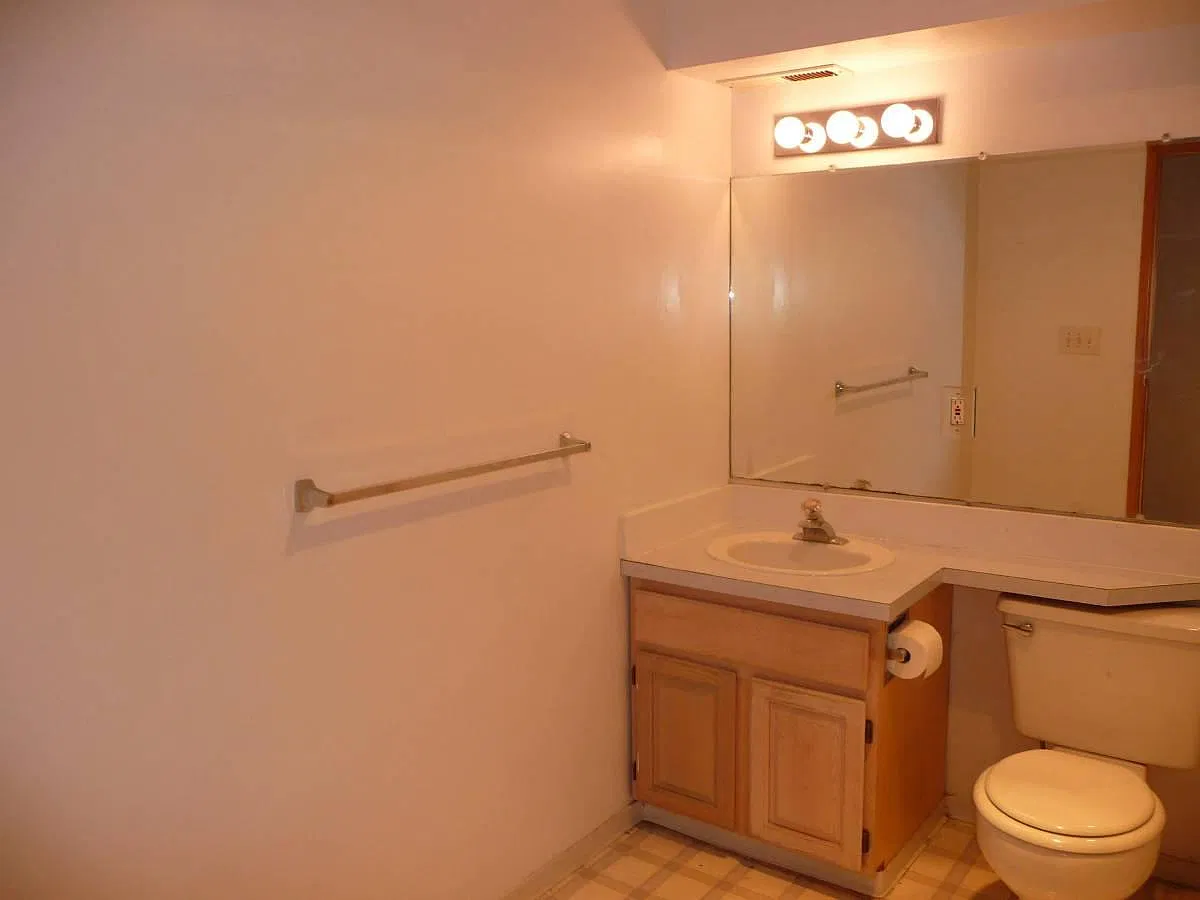 1 bed, 90 sqft, $695 — Photo 4