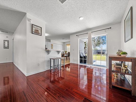 5th image of 4721 SW 142nd Place Rd