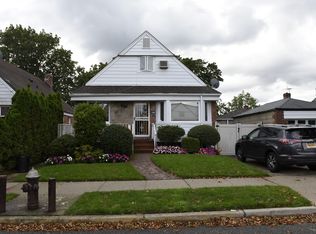 8014 254th St, Glen Oaks, NY 11004