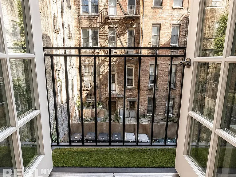 58 Leroy St #3B — Photo 5