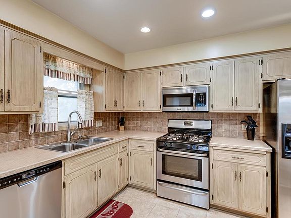 3rd image of 846 Concordia Ave