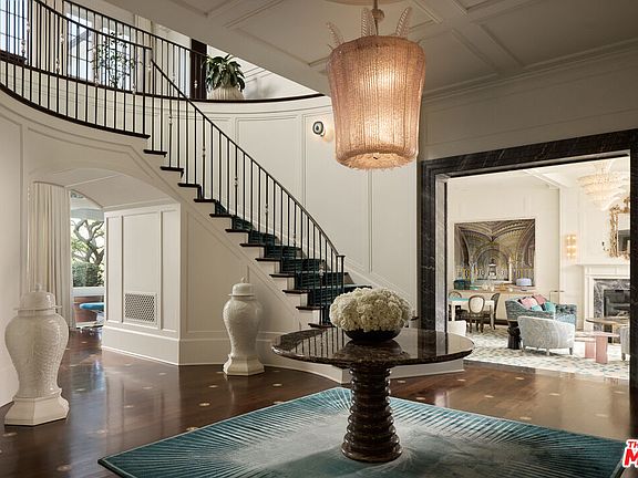 4th image of 250 N Carolwood Dr