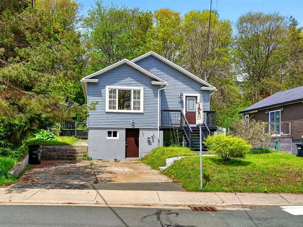 124 Topsail Road, St. John's, NL A1E2A8