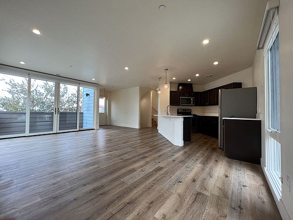 5th image of 7417 Olivetas Ave