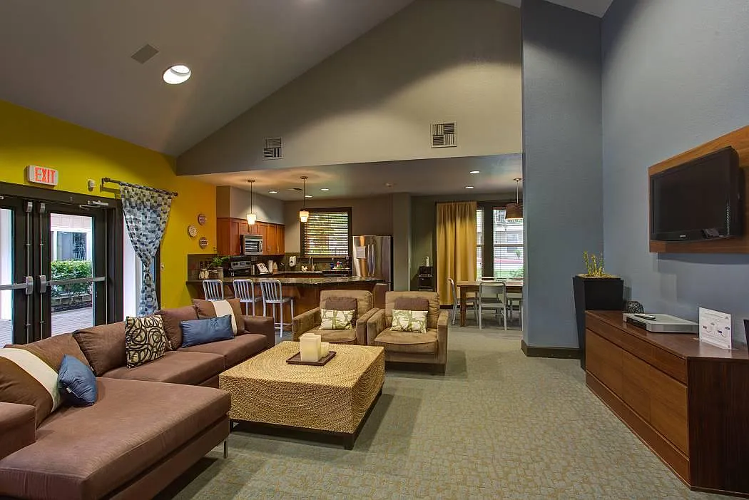 Commons at Verandas in Tanasbourne Apartments — Photo 3