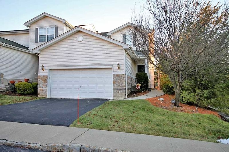 1st image of 1 Lakeview Dr #2206