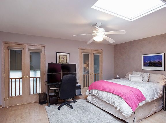 5th image of 2208 W Diversey Ave Unit B