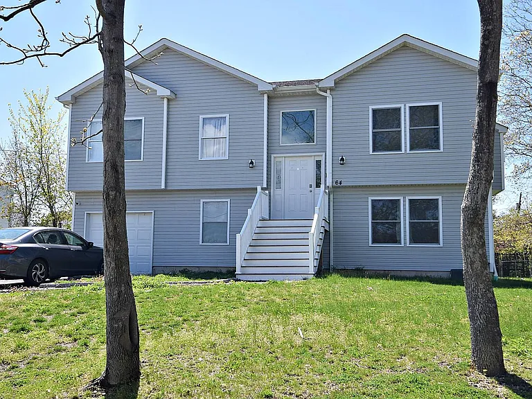 64 Park Dr — Photo 1