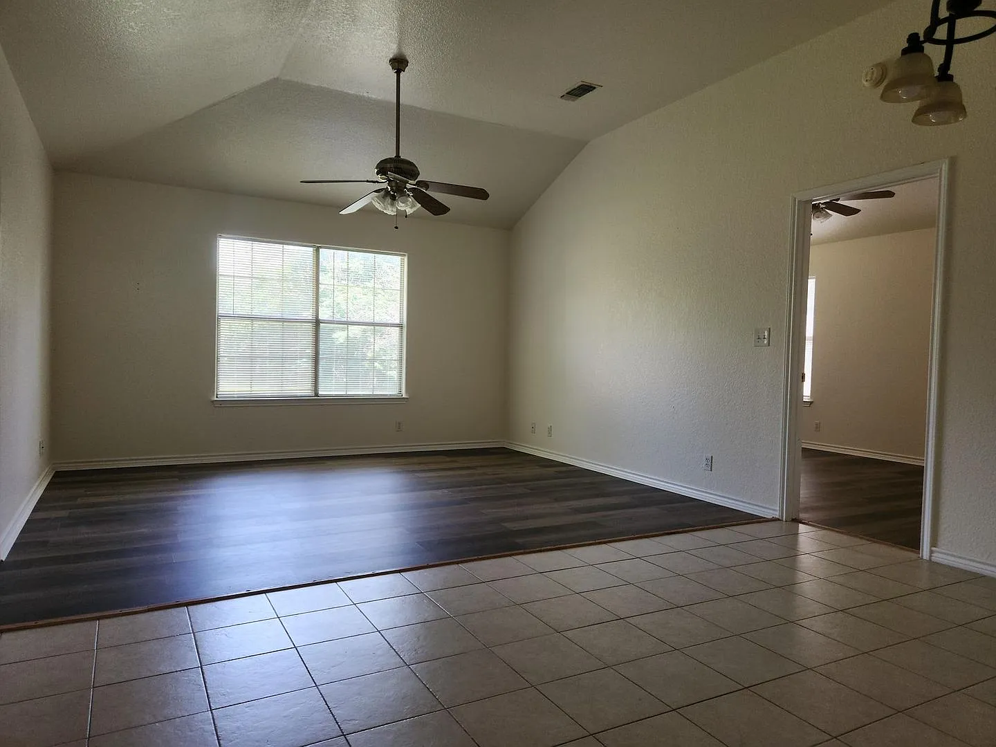 For Lease!! — Photo 3