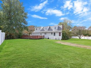 341 Lakeland Ave, Sayville, NY 11782