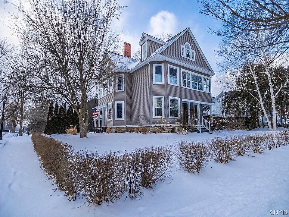 1st image of 39 Sullivan St