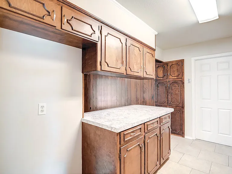 1407 Akron Dr — Photo 6