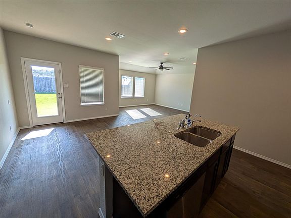 3rd image of 40462 Red Poppy Ln