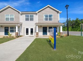 33 Virginia Commons Dr, Arden, NC 28704