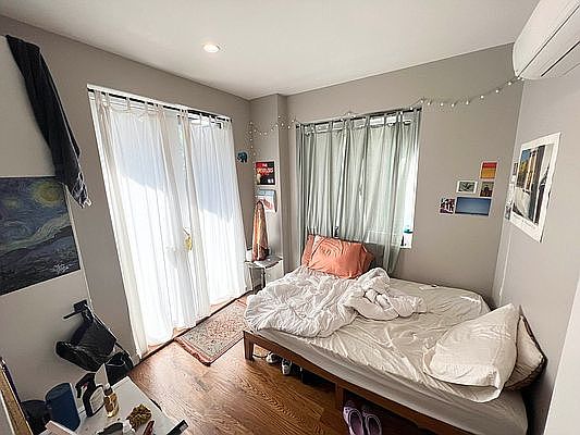 5th image of 13 Garden St APT 3C