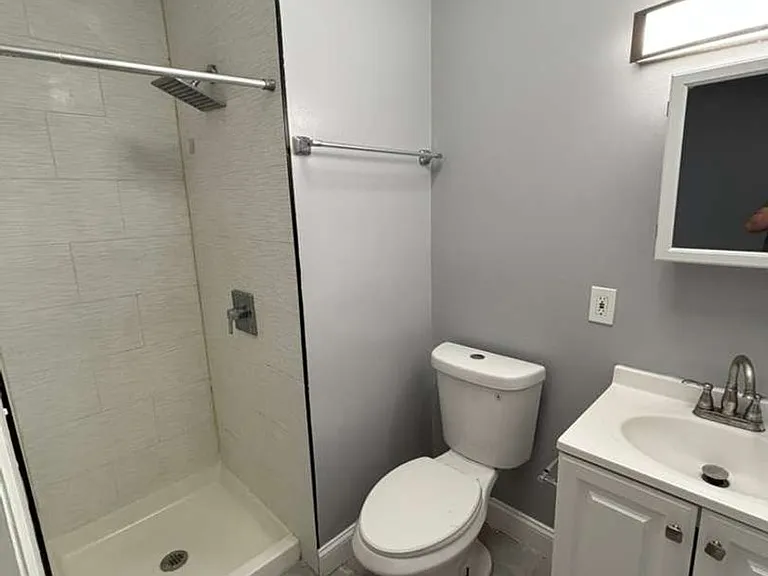 460 Main St — Photo 5