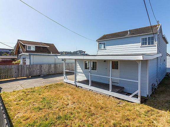 3rd image of 135 Crab St