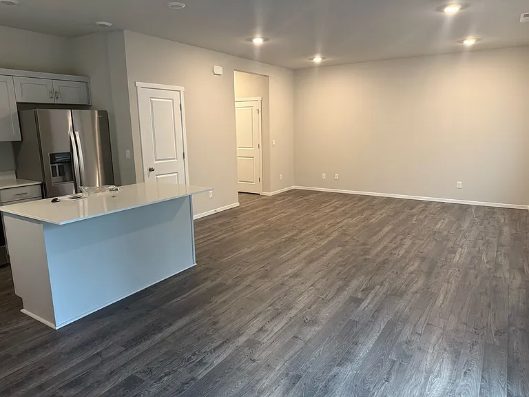 1441 SW Fielder Pl — Photo 11