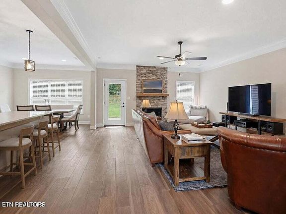 3rd image of 8529 Creek Valley Ln
