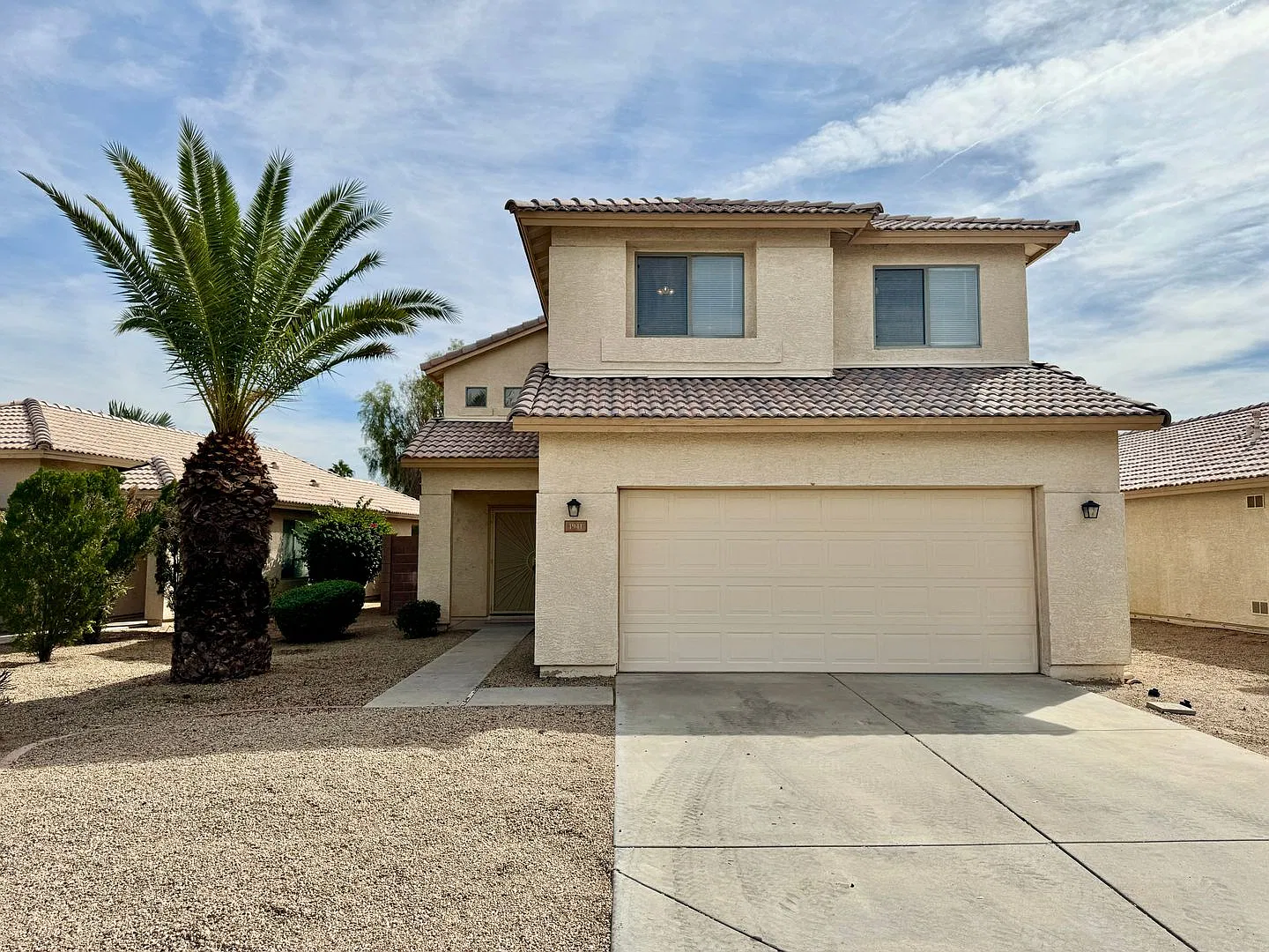 3 Bedroom/2.5 Bath Two Story Home in Avondale! Beautiful Water views — Photo 2