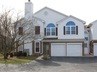 714 Grosse Pointe Cir, Vernon Hills, IL 60061