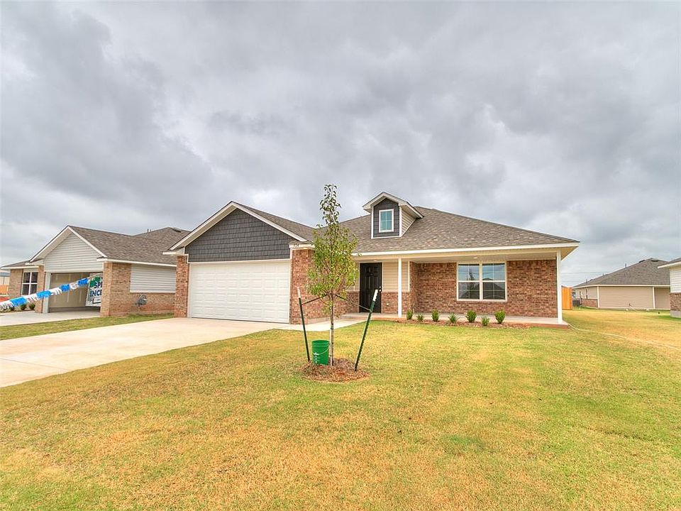 1st image of 924 S Bear Ln