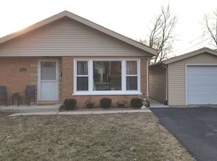820 Warner Ave, Lemont, IL