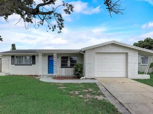 9916 Lakeside Ln, Port Richey, FL 34668