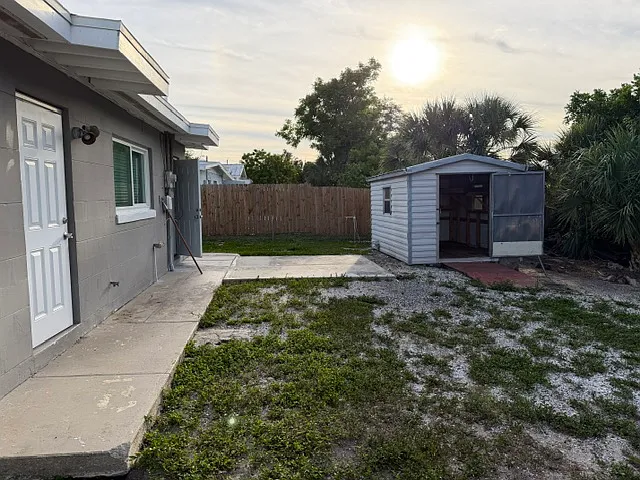 21456 Kenyon Ave — Photo 10