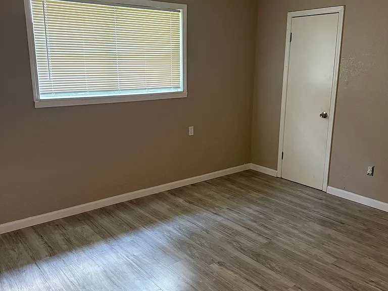 3656 Hemlock Ln — Photo 10