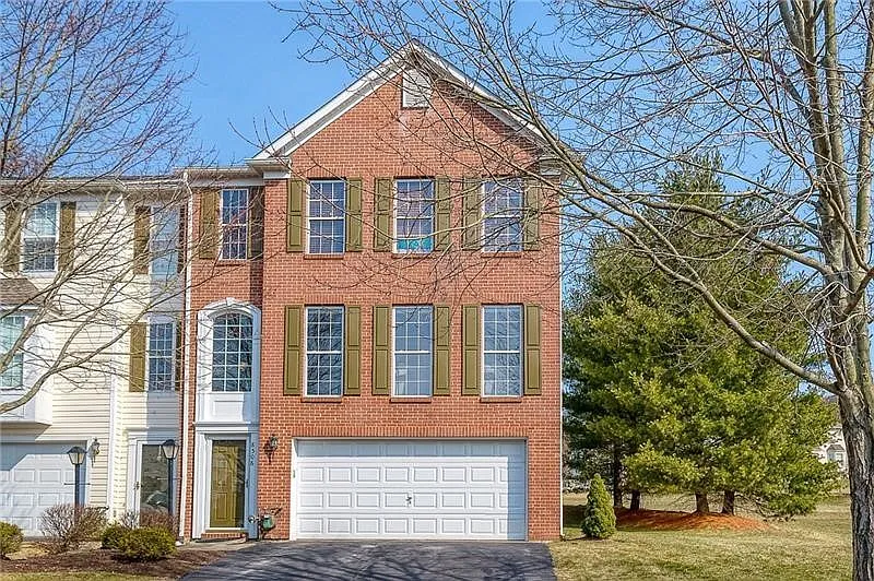 3 bed, 2.5 bath, 1652 sqft, $2,600 — Photo 1