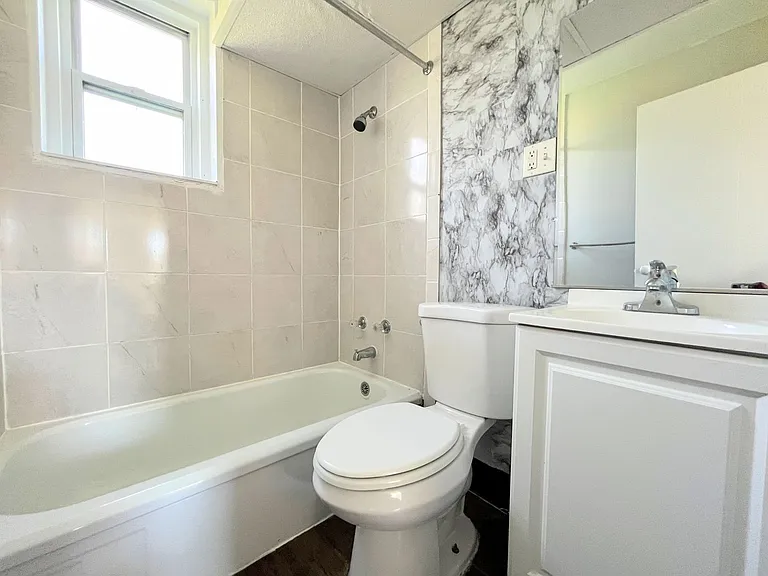 56 Linda Dr — Photo 6