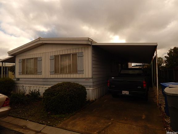 2nd image of 3502 Clubhouse Dr