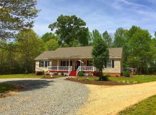 905 Bobs Hole Rd, Topping, VA 23169