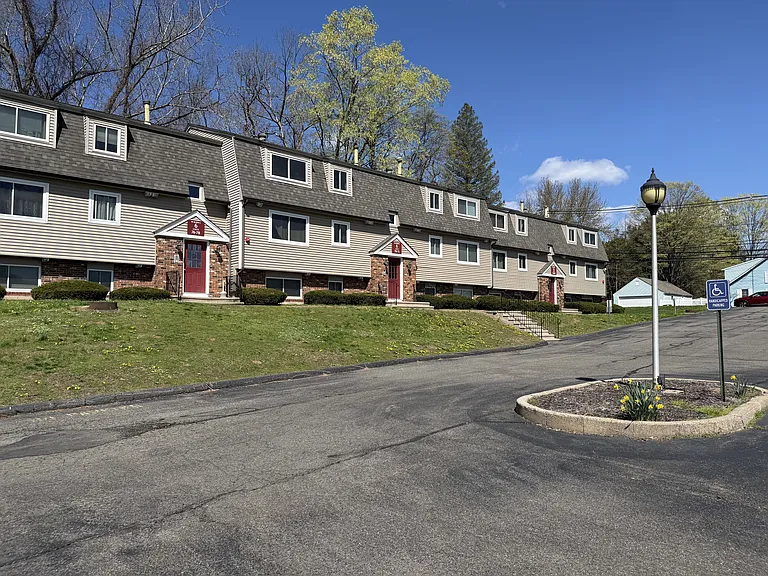 75 Evergreene — Photo 2