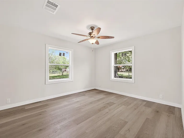 815 Brooks Ave — Photo 35