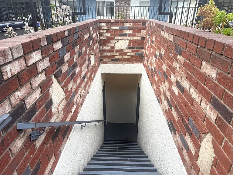 The Abbey Apartments — Photo 11