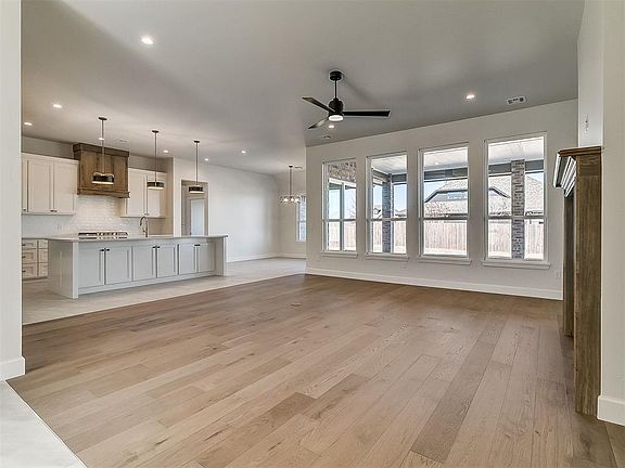 4th image of 3344 Sagebrush Pl