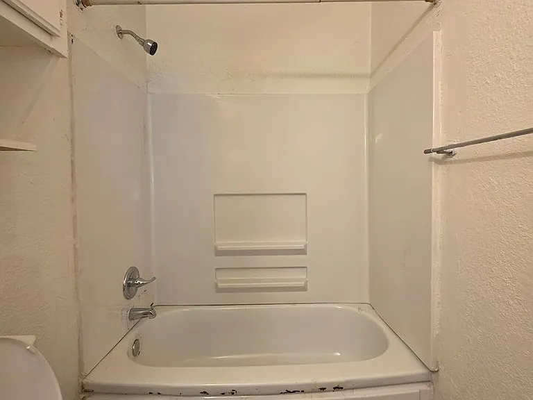 302 E Anna St — Photo 16