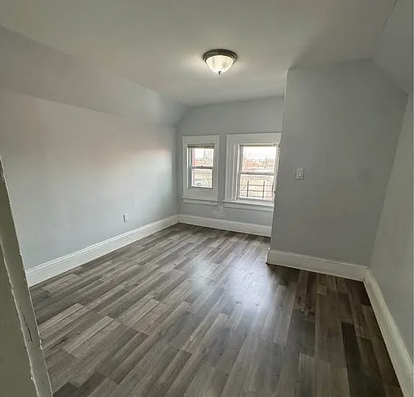 178 Clarence St #4 — Photo 4